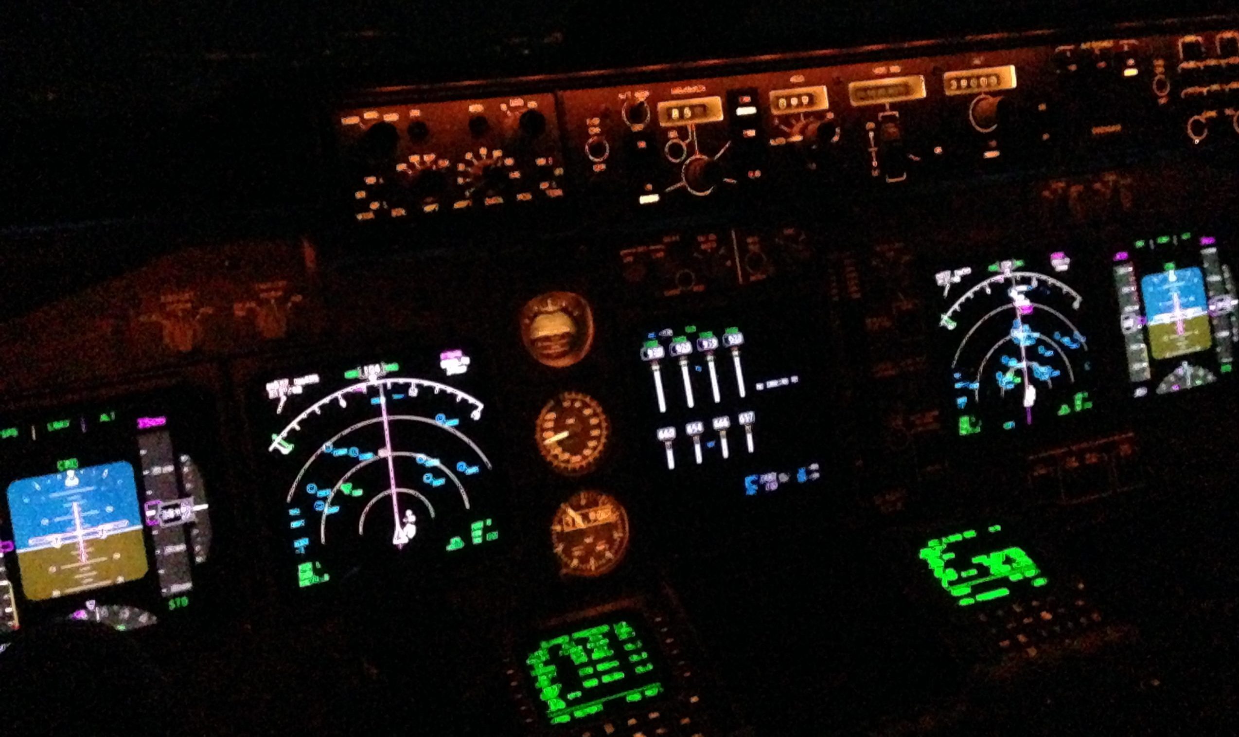 Boeing 747-8i cockpit